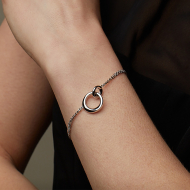 Bevel Cirque Link Double Chain Bracelet model image – The Link collection 